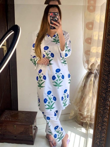 2 PCS WOMEN'S STITCHED ARABIC LAWN PRINTED SUIT