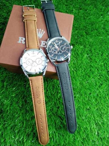 COUPLE OF 2 LEATHER STRAP WATCH